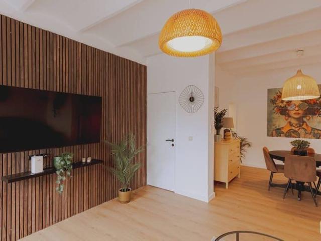 Maison 2 ch à louer, Mons 87m², 4 façades