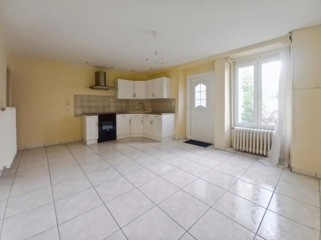 MAISON 2 CHAMBRES ARGENTRE 53210