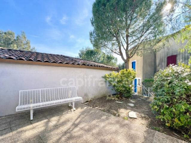 Maison 2 chambres avec terrasse, petit jardin et garage