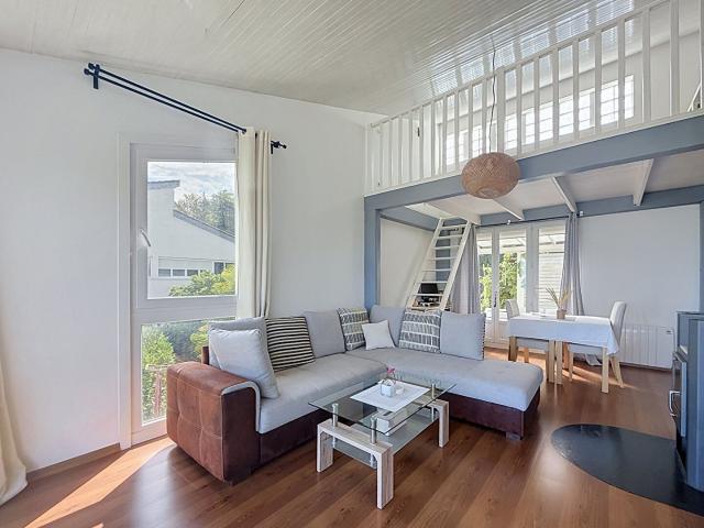Maison 2 Chambres Avec Vue Lac, Jardin Et Garage ! Publier 82m² Publier
