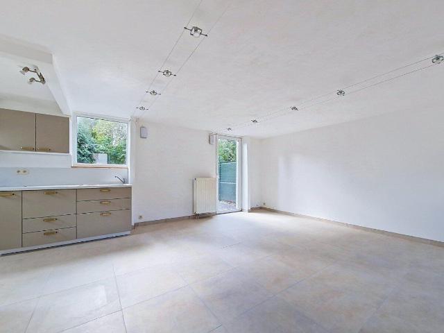 Maison 2 chambres + bureau, grande terrasse et parking