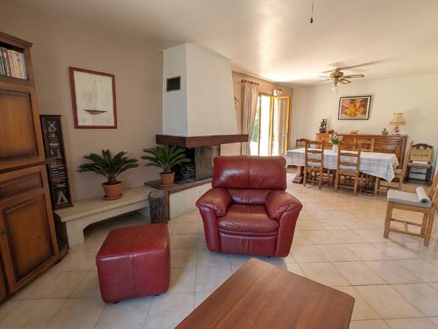 Maison 2 chambres + bureau sur terrain de 687m2