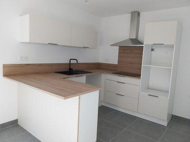 Maison 2 chambres, Cazaubon Midi 32150 ES106254157