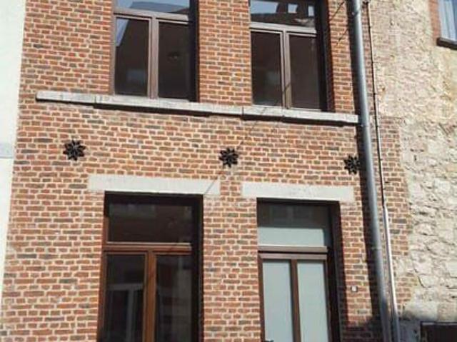Maison 2 chambres, Centre de Chimay, Téléphone uniquement