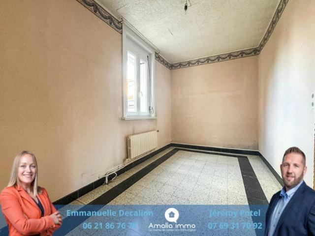 Maison semi plain pied 3 chambres et un bureau, cour et jardin non attenant