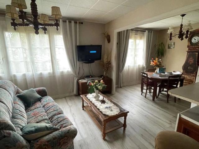 Maison 2 chambres sur sous sol La Ferrière sur Risle
