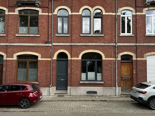 Maison 2 façades avec jardin et vue imprenable sur la Meuse