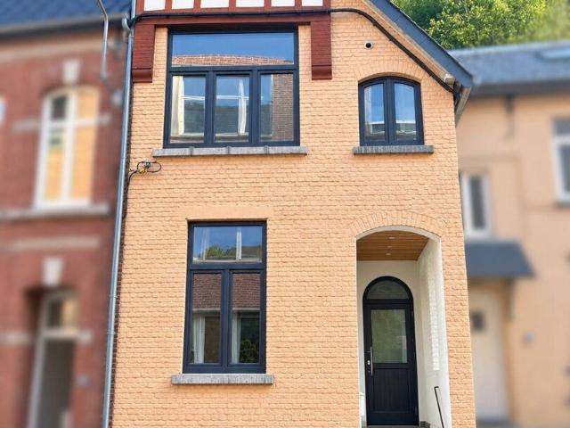 MAISON 2 FAÇADES AVEC TERRASSE !