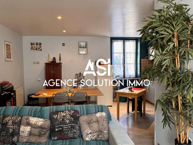 Maison 2 pièce s 37.59 m2 Carrez 49 m2 au sol Garage et cour calme clair