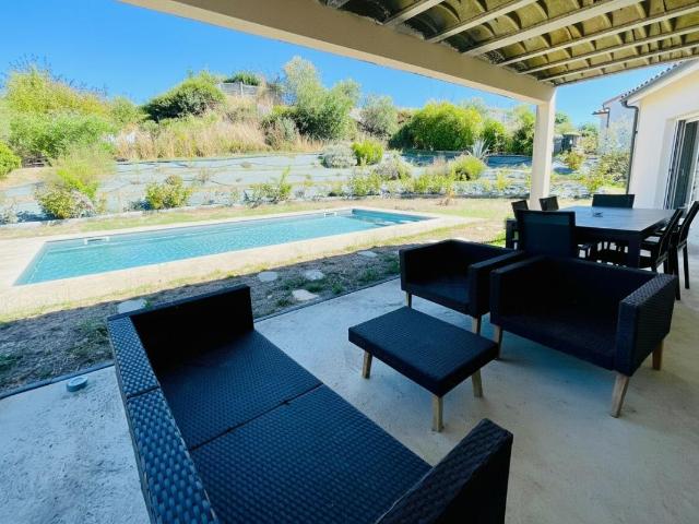 Maison 2 pièces 104 m²