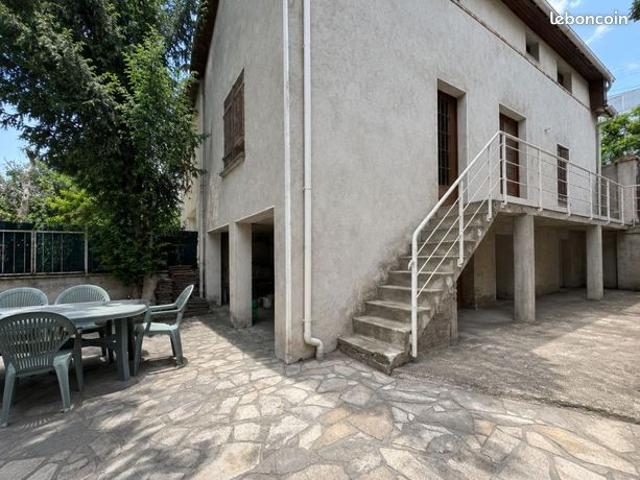 Propriété 3 pièces 104 m²