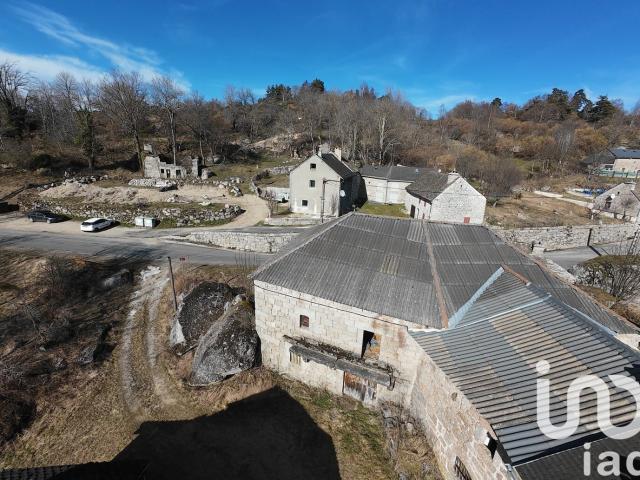 Maison 2 pièces 130 m²