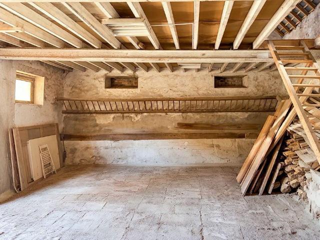 Maison 2 pièces 196 m²