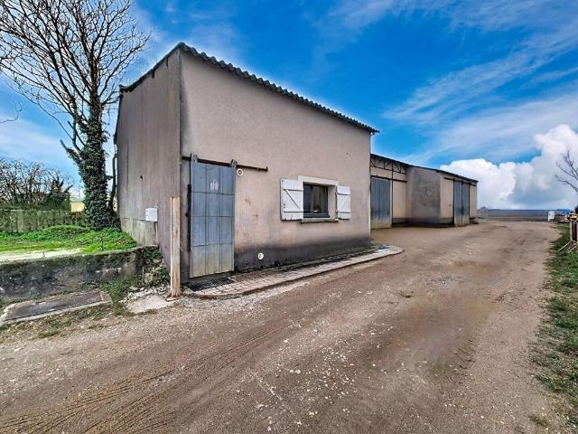Maison 2 pièces 215 m²