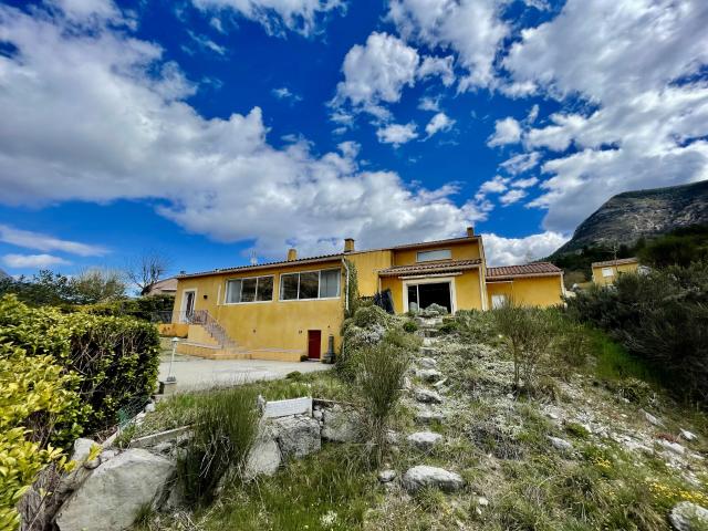 Maison 6 pièces 233 m²