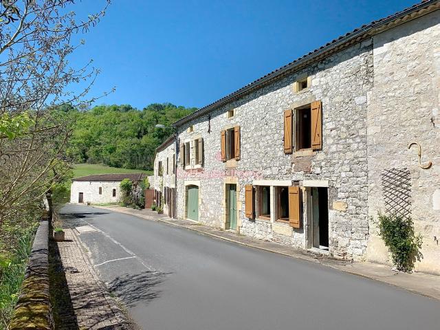 Maison 2 pièces 240 m²