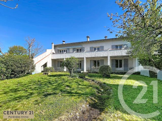 Maison 10 pièces 262 m²