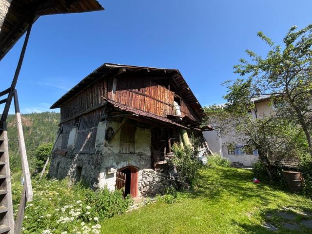 Maison 2 pièces 300 m²
