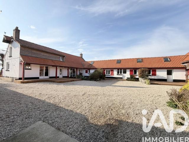 Maison 2 pièces 318 m²