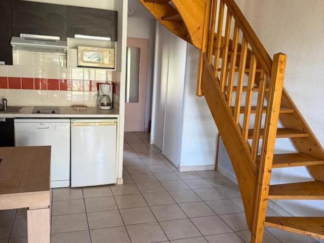 Maison 2 pièces, 32 m² à louer à Signes 83870