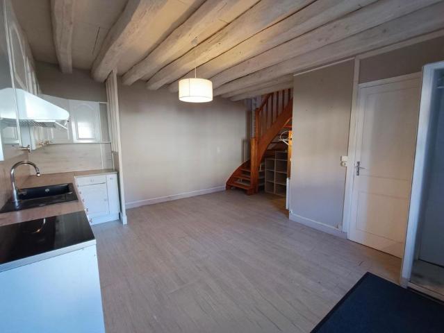 Maison 2 pièces, 33 m² à louer à Herry 18140