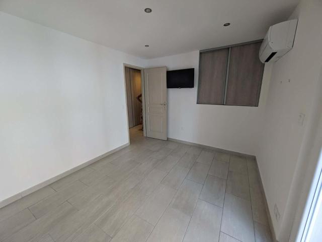 Maison 2 pièces, 34 m² à louer à Servian 34290