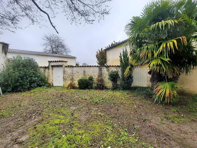 Maison 2 pièces, 37 m² à louer à Jonzac 17500