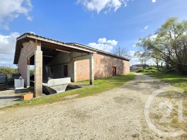 Maison 2 pièces 440 m²
