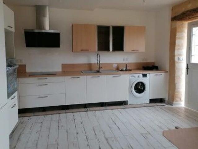 Maison 2 pièces, 44 m² à louer à Lussac 33570