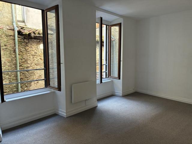 Maison 2 pièces, 47 m² à louer à Châteauneuf la Forêt 87130