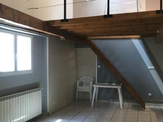 Maison 2 pièces, 48 m² à louer à Nîmes 30900