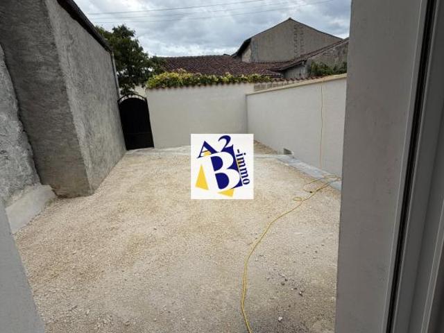 Maison 2 pièces, 52 m² à louer à Châteaubernard 16100