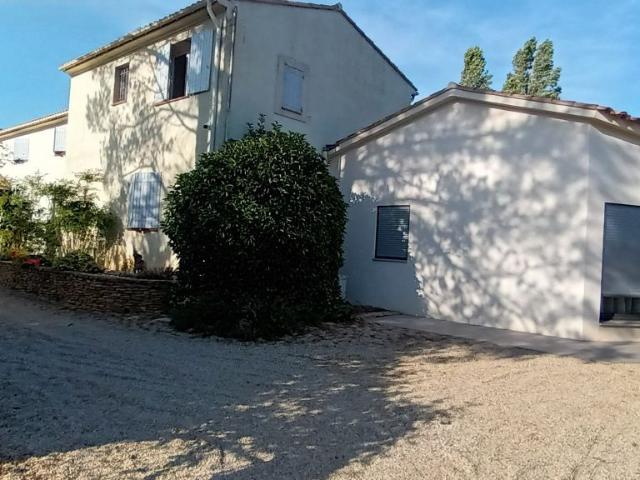 Maison 2 pièces, 53 m² à louer à Châteauneuf le Rouge 13790