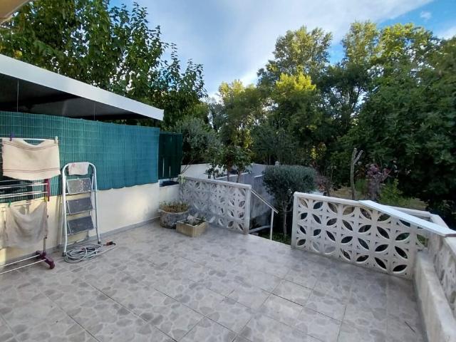 A LOUER PETITE MAISON AVEC JARDINET QUISSAC