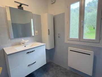 Maison 2 pièces, 77 m² à louer à Coaraze 06390