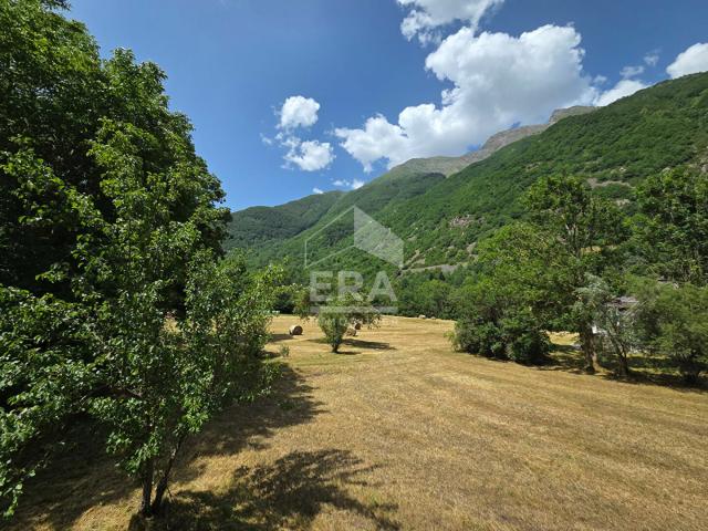 Maison 2 pièces 83 m²