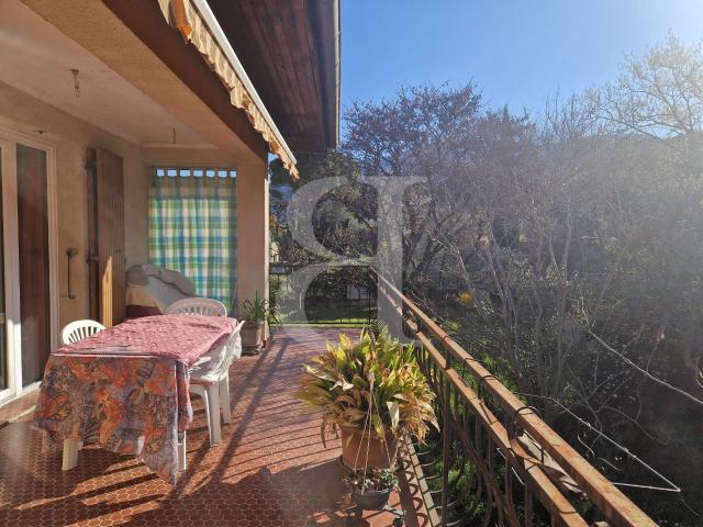 Maison 2 pièces 158 m²