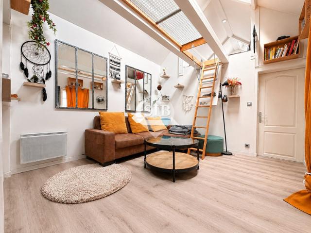 Maison 2 pièces avec extérieur et stationnements