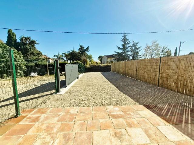 Maison 2 pièces Daux 63.90m² 765€ à louer