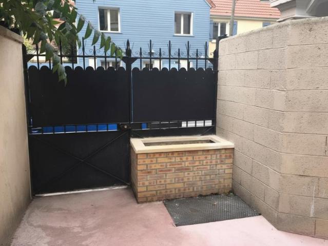 Maison 2 pièces de 32 m² avec courette privative à Asnières sur