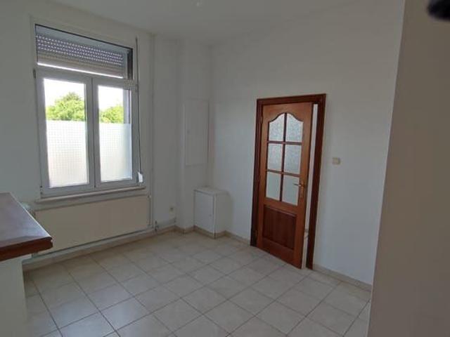 Maison 2ch à louer à Tournai, 140m² de terrain