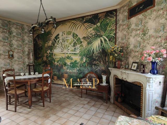 Maison,2chambres et dépendances