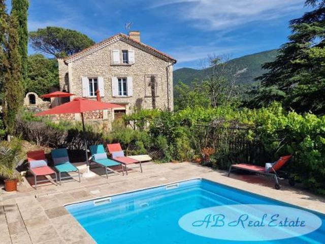Maison 300 m²