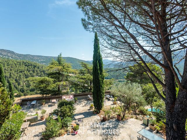 Maison 30 pièces 1 196 m²