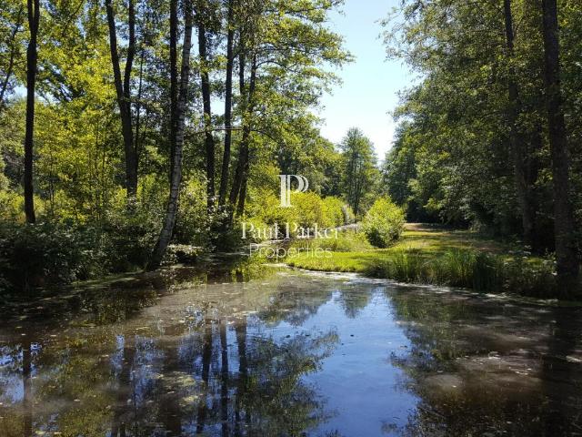 Maison 30 pièces 835 m²