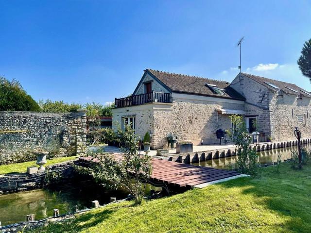 Maison 10 pièces 330 m²