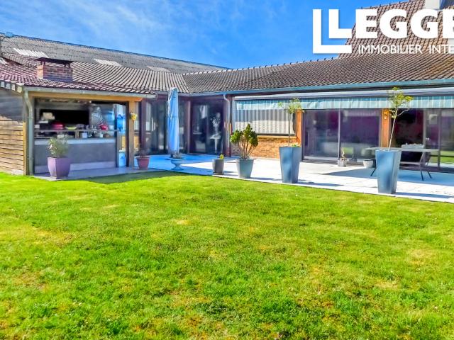 maison 340 m² avec piscine, jacuzzi, hammam et bâtiment de 1000 m² avec de nombreux bureaux