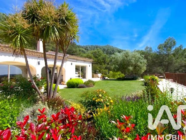 Maison avec piscine et jardin