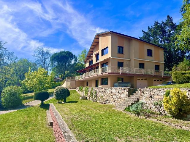 Maison 377 m²