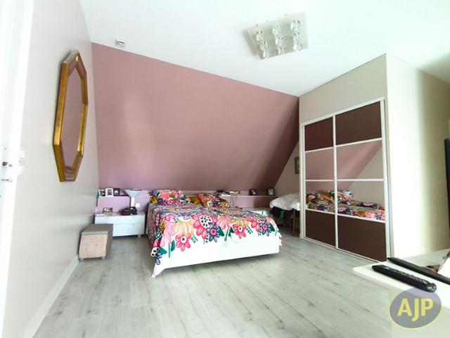 Maison 377.76 m2